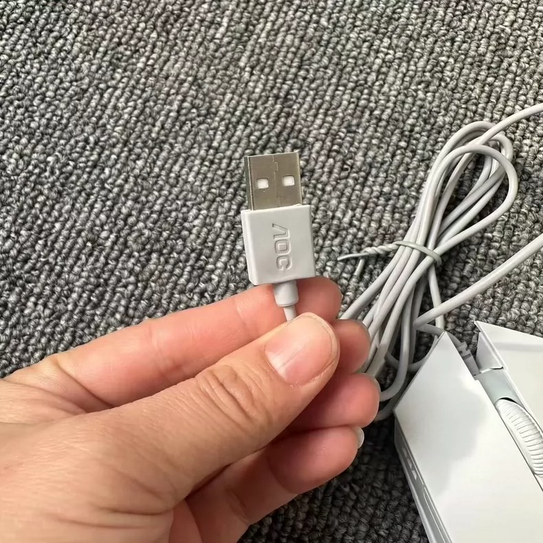 AOC MS120鼠标有线白色 6.8元  全新未拆封，原装正品！大量库存现货 VlP价！ 有量包邮！ 这款一箱100个！ 零售下单仅需5元运费即可！ 欢迎合作